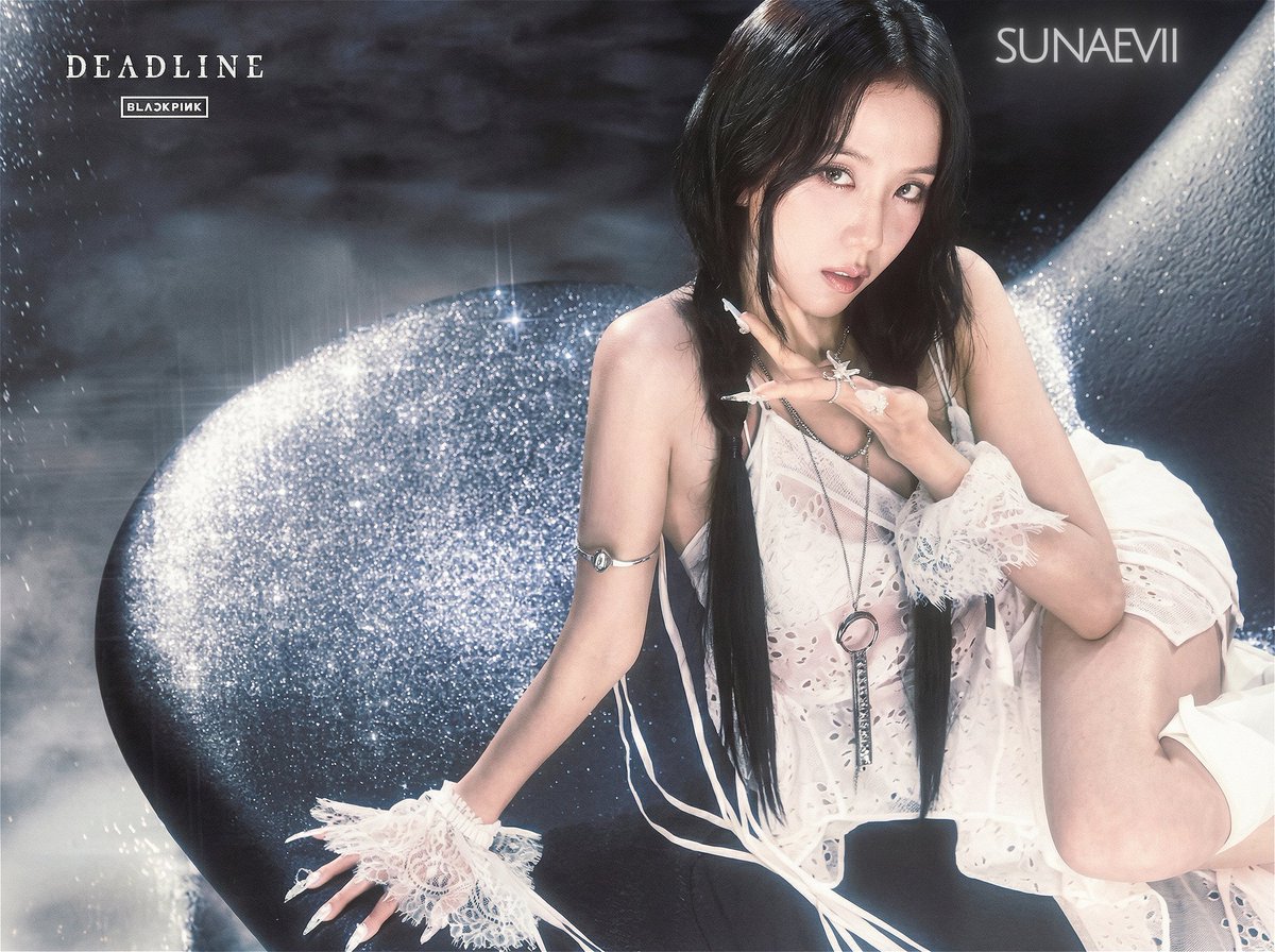 sunaevii's tweet photo. <DEADLINE 3rd Mini Album> PhotoBook in HD 
Silver Version  

upscaled by @sunaevii 

<please give credits> 

#ROSÉ #JENNIE #LISA #JISOO #BLACKPINK #DEADLINE #BLACKPINK_DEADLINE https://t.co/ZBnegakGoT