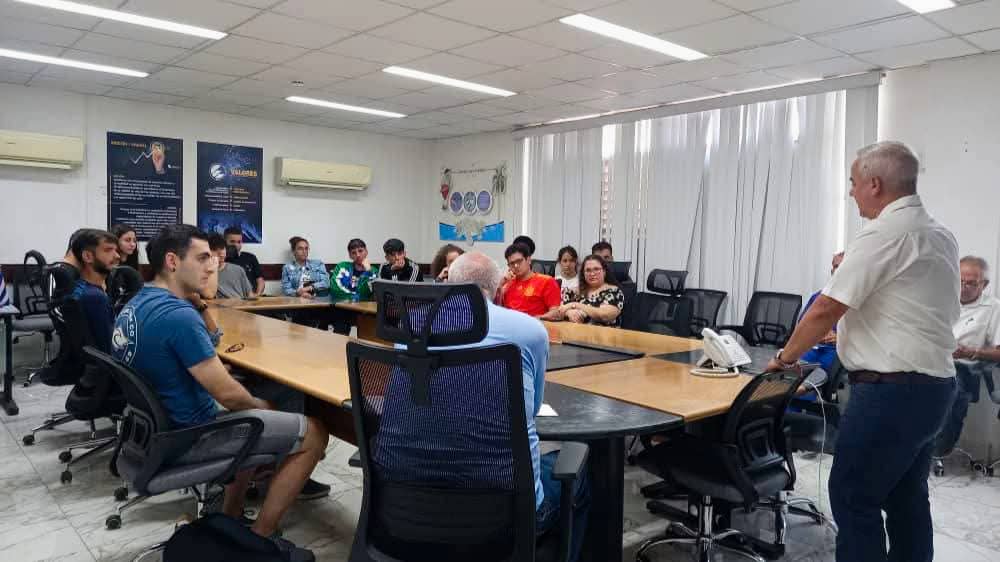 Contribuir en la formación de futuros jóvenes Telecomunicadores 👩🏻‍💻, es una meta para nosotros 💙.
📌 Por estos días, recibimos en Pinar del Río a estudiantes de la especialidad para realizar sus prácticas laborales bajo la tutela de nuestros especialistas.
#EtecsaConCuba 🇨🇺