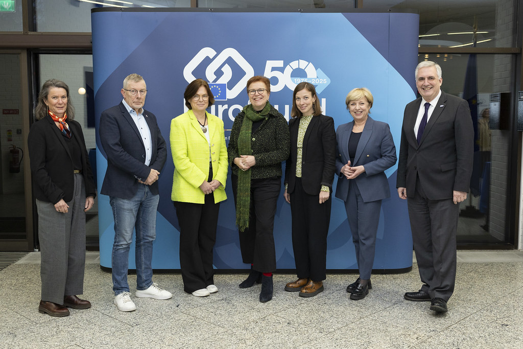 RudiKennes's tweet image. 🧵Today I am with my colleagues from the @EPSocialAffairs at @eurofound to discuss working conditions in Europe and the policies that the Commission is planning to implement to address the main challenges facing workers living and working in Europe today. 1/3