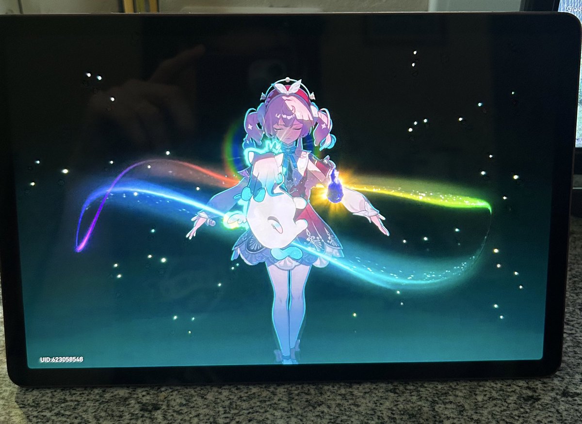 Quem diria que esse toco de gente do cabelo rosa farmaria tanta aura