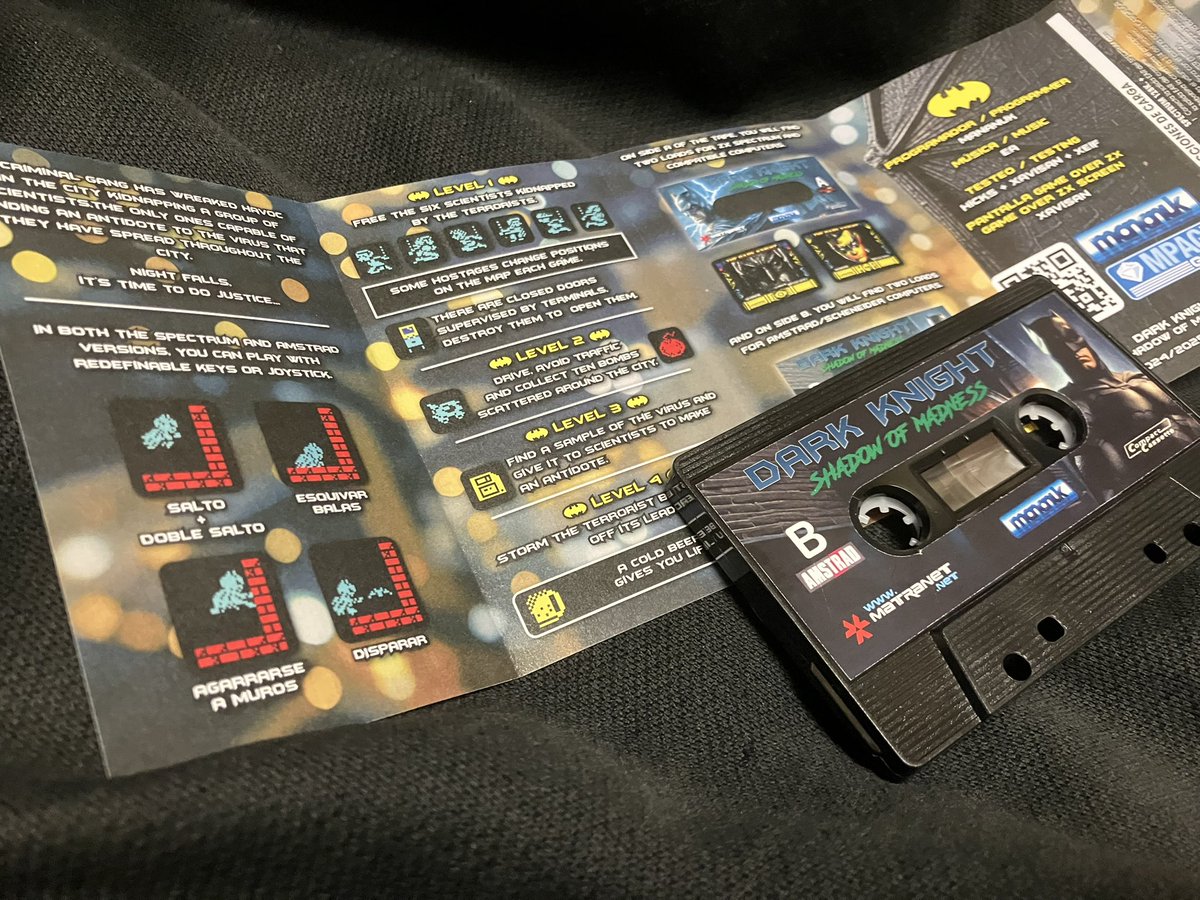 star2024's tweet photo. El titán @_mananuk ofreció hace unos meses un trememundo pack made-in-house de 'Dark Knight: Shadow of Madness', cinta con dos modos de juego en versiones Spectrum y Amstrad. Ahora llega la edición sencilla en [ https://t.co/KVRwThLqk9] y en [ https://t.co/btYdnDkrPQ]. Flipa. https://t.co/YT1ehGMKT6