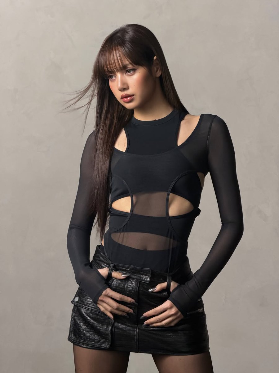 Atualização de #LISA (lalalalisa_m): 🤍 (3)