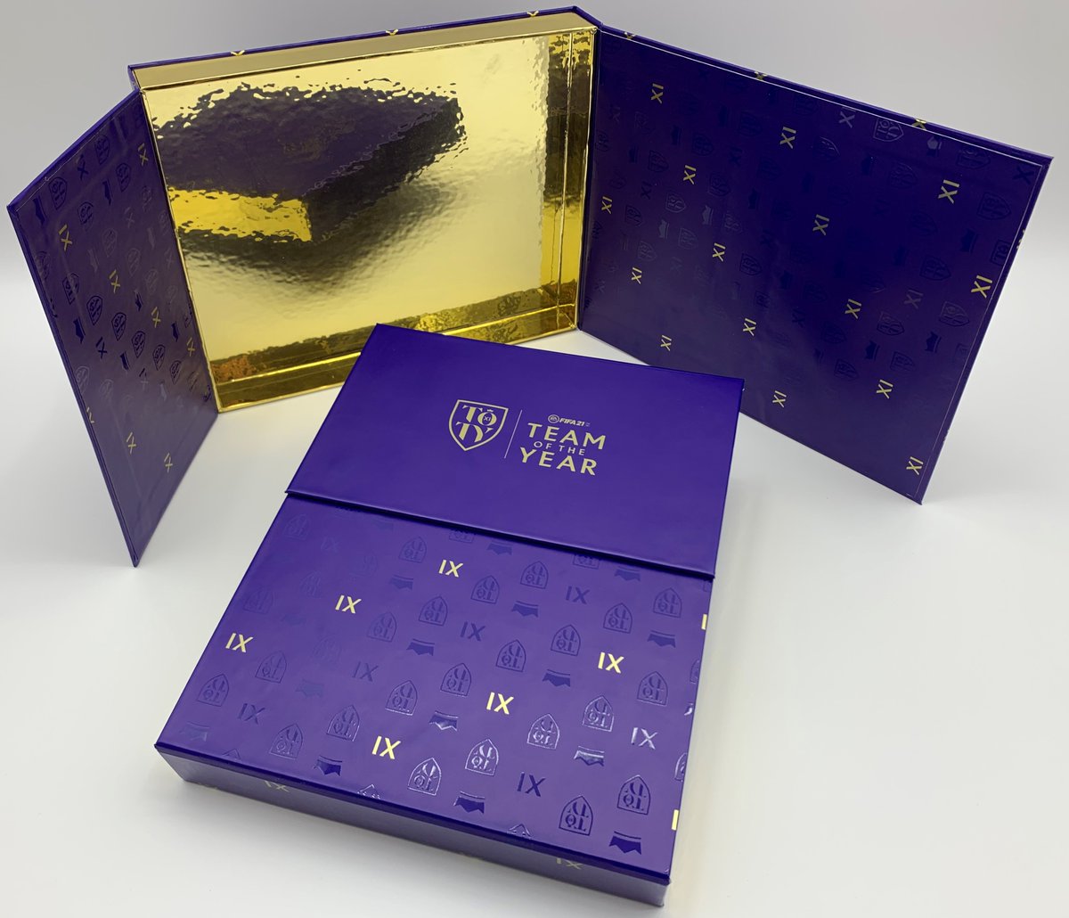 snellercreative's tweet photo. World Cup Merch Packaging by @JTSnell #sneller #snellercreative #snellercreativepromotions #madeinusa #worldcup #giftbox #giftpackaging #unboxing #marketing #presskit #prkit #branding #custompackaging #promotionalpackaging #merch #promotionalproducts #usa
https://t.co/iaErKJ20VC https://t.co/1YKkAaundC
