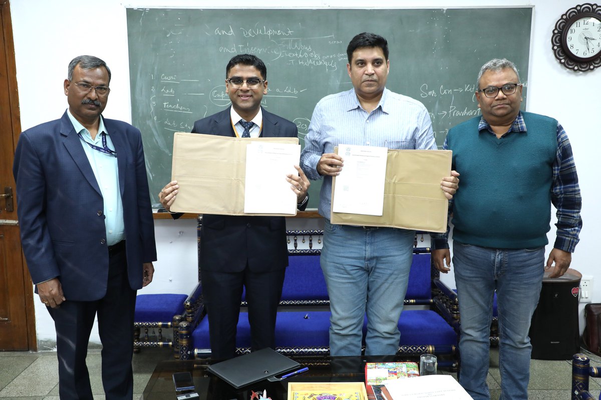 ncert's tweet photo. 𝐈𝐧𝐬𝐩𝐢𝐫𝐢𝐧𝐠 𝐘𝐨𝐮𝐧𝐠 𝐌𝐢𝐧𝐝𝐬 𝐢𝐧 𝐒𝐩𝐚𝐜𝐞 & 𝐒𝐜𝐢𝐞𝐧𝐜𝐞!

The National Council of Educational Research and Training (NCERT) and the Space Education Foundation have signed a Memorandum of Understanding (MoU) to strengthen learning in emerging domains such as astronomy, space education, and space technology.

𝐓𝐡𝐢𝐬 𝐜𝐨𝐥𝐥𝐚𝐛𝐨𝐫𝐚𝐭𝐢𝐨𝐧 𝐰𝐢𝐥𝐥 𝐚𝐝𝐯𝐚𝐧𝐜𝐞:
-Innovative content development and collaborative learning initiatives

-Capacity building, training, and technology integration

-Research, innovation, and knowledge exchange

Aligned with the vision of National Education Policy 2020, this partnership seeks to cultivate curiosity about space science, enhance scientific skills, and foster a strong scientific temper among young learners.

𝐓𝐨𝐠𝐞𝐭𝐡𝐞𝐫, 𝐰𝐞 𝐚𝐢𝐦 𝐭𝐨 𝐞𝐦𝐩𝐨𝐰𝐞𝐫 𝐬𝐭𝐮𝐝𝐞𝐧𝐭𝐬 𝐭𝐨 𝐞𝐱𝐩𝐥𝐨𝐫𝐞 𝐧𝐞𝐰 𝐟𝐫𝐨𝐧𝐭𝐢𝐞𝐫𝐬, 𝐢𝐧𝐧𝐨𝐯𝐚𝐭𝐞 𝐰𝐢𝐭𝐡 𝐜𝐨𝐧𝐟𝐢𝐝𝐞𝐧𝐜𝐞, 𝐚𝐧𝐝 𝐝𝐫𝐞𝐚𝐦 𝐛𝐞𝐲𝐨𝐧𝐝 𝐭𝐡𝐞 𝐬𝐤𝐲.

#SpaceEducation #NEP2020 #InspiringMinds #ScienceForAll #ncert