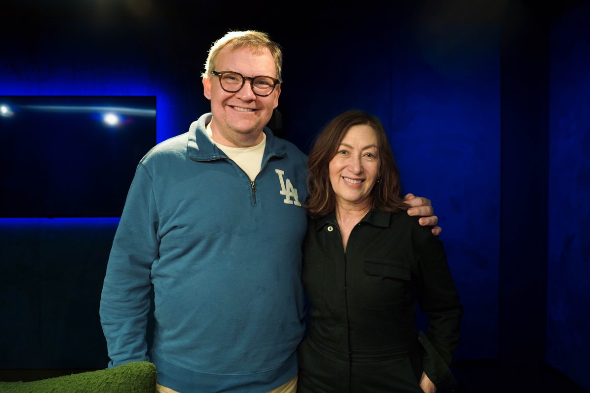 TeamCoco's tweet photo. Today on #ThreeQuestions Andy sits down with @LAGurwitch to discuss living with cancer, going on tour with a heavy metal band, her new memoir, "The End of My Life Is Killing Me: The Unexpected Joys of a Cancer Slacker," and much more. Listen: https://t.co/uW5CJxexuU https://t.co/AKfjCCPnPJ