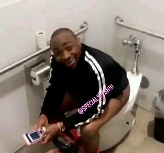 SAPAFC1_'s tweet photo. @davido U think say u get influence 😂 https://t.co/DuqKcCZyxY