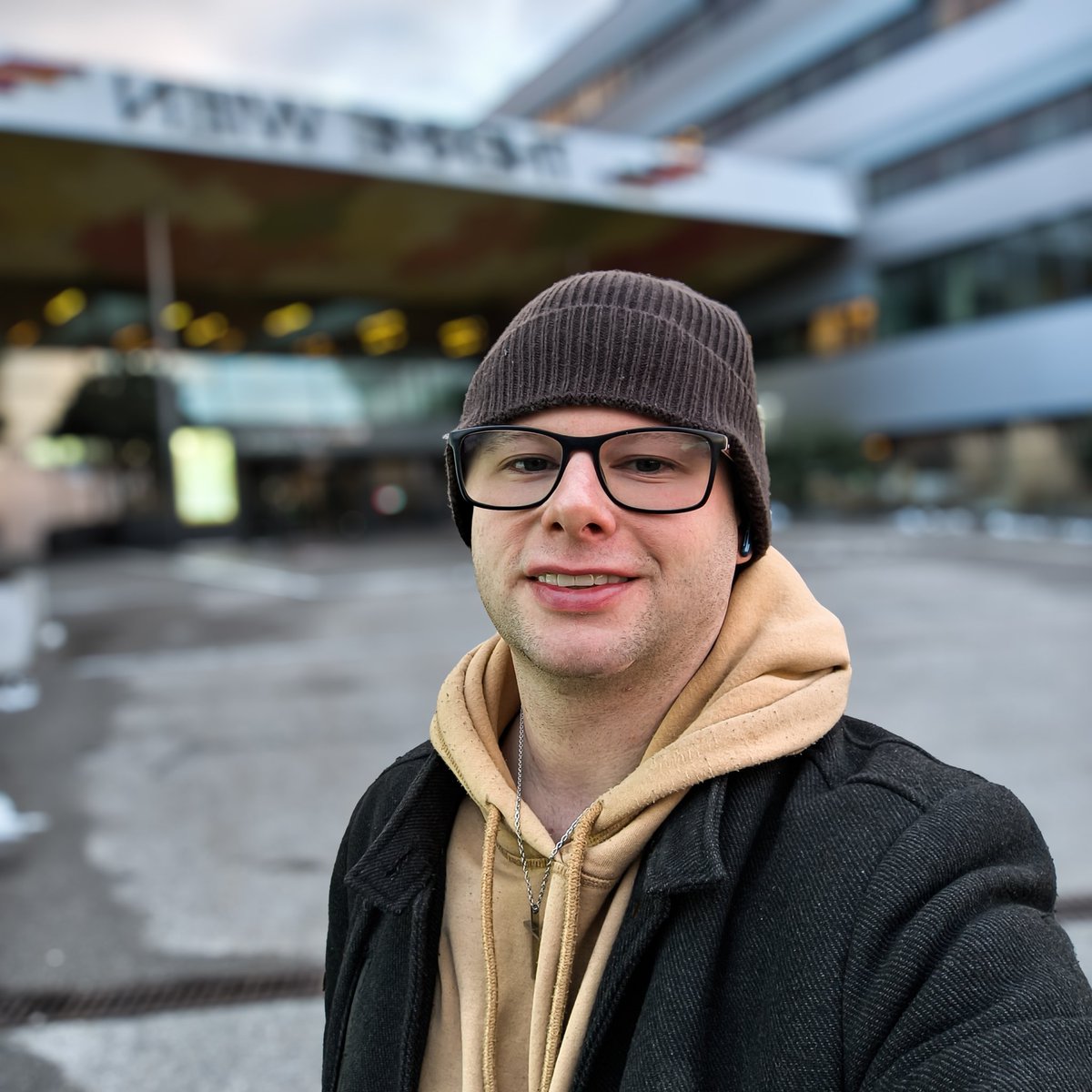 SamDerKoch's tweet image. Heute war ja Erholung und Regenerationtag in der Wiener Therme.

6h Therme, Dampfbäder, Sauna, chillen, lesen und entspannen.
Danach ist man wie frisch geboren.

#metime #selfcare