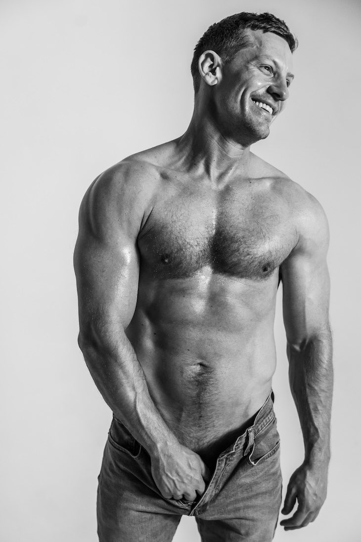FAMOUS FIT MEN tweet media