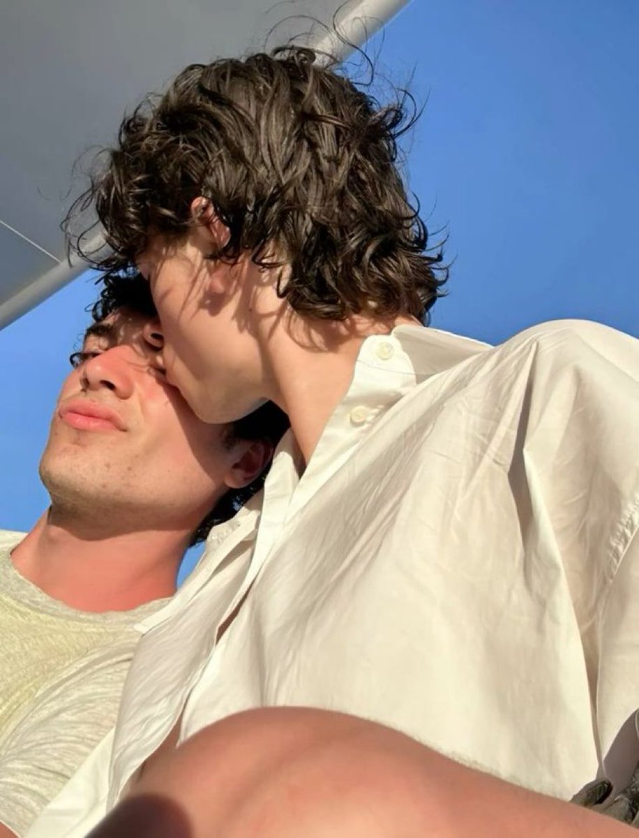 thinkimfalling's tweet image. 