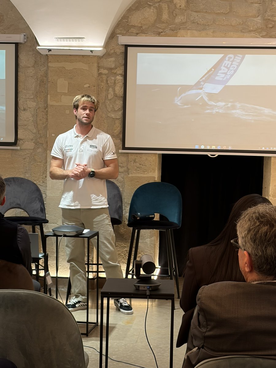 AfterData tweet media