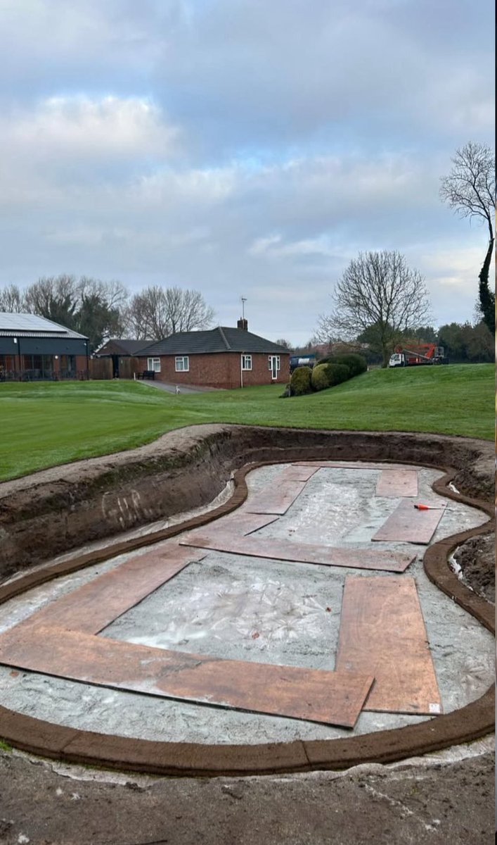 Coming up to the end of winter projects, <a href="/Spalding__GC/">Spalding Golf Club</a> utilising our new bunker liner. Top work <a href="/KevinGoude10/">Kevin Goude</a> and team.
<a href="/CollierTurfCare/">Collier Turf Care</a>