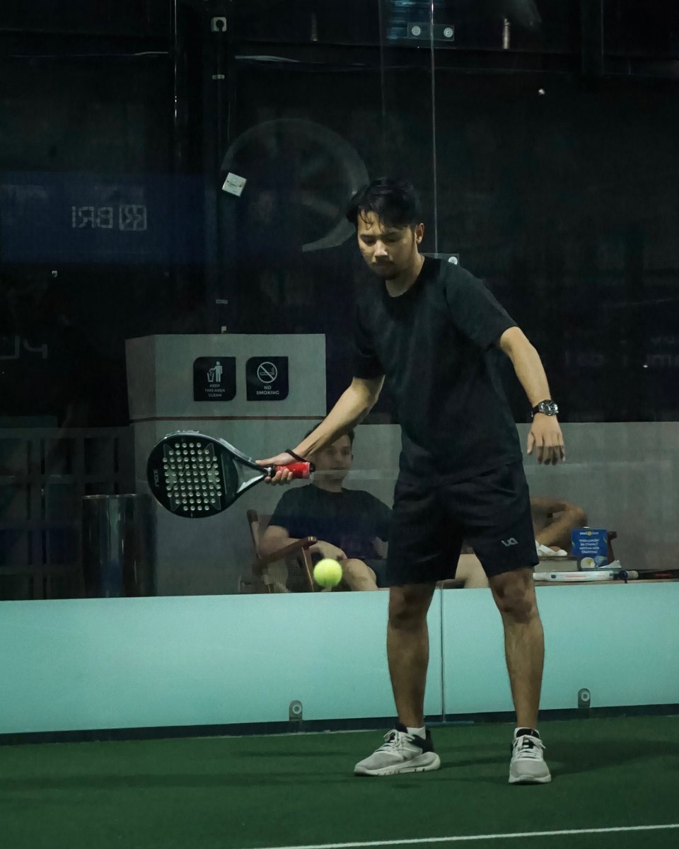 zainalmultazam's tweet photo. Seminggu sekali main padel. Ada yang mau ikut? https://t.co/0RlxEMblNf
