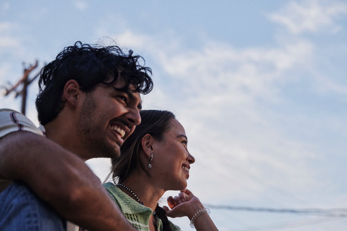 Emergent tweet media