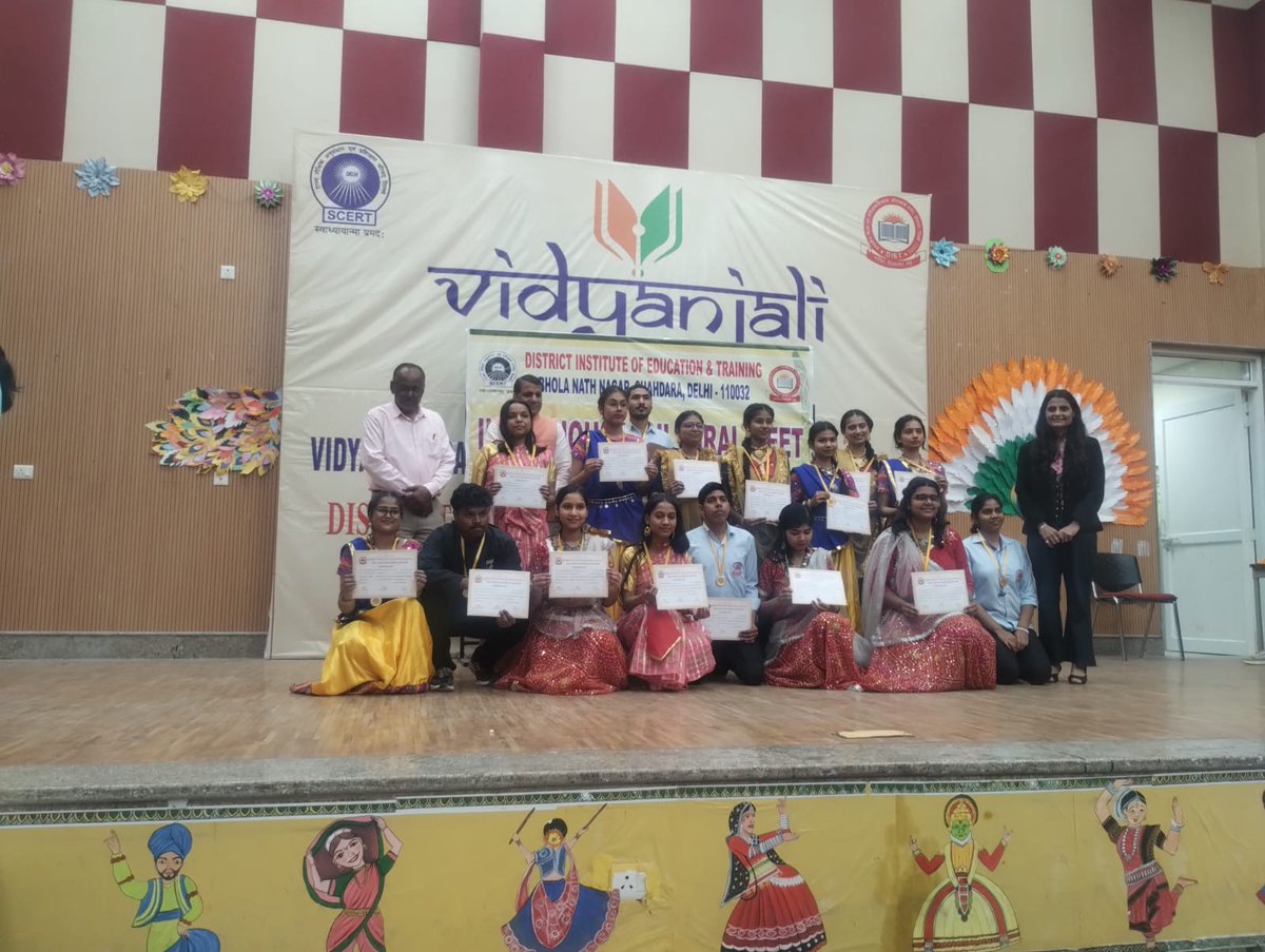 Felicitated Student Teachers of <a href="/DietBhola/">DIET BHOLA NATH NAGAR</a>  with 96 medals for their enthusiastic participation in #VidyanjaliUtsav, celebrated at DIET during the Annual Prize Distribution Ceremony.
Heartiest congratulations to all the achievers for their  active involvement! #ViksitBharat