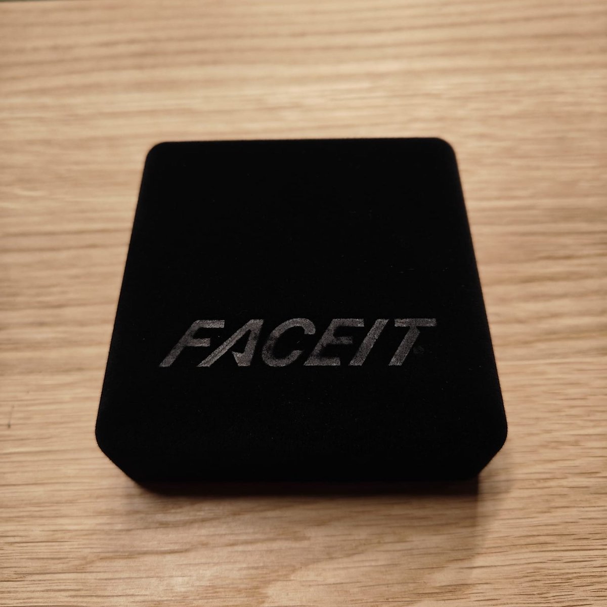 CSGORoll tweet media