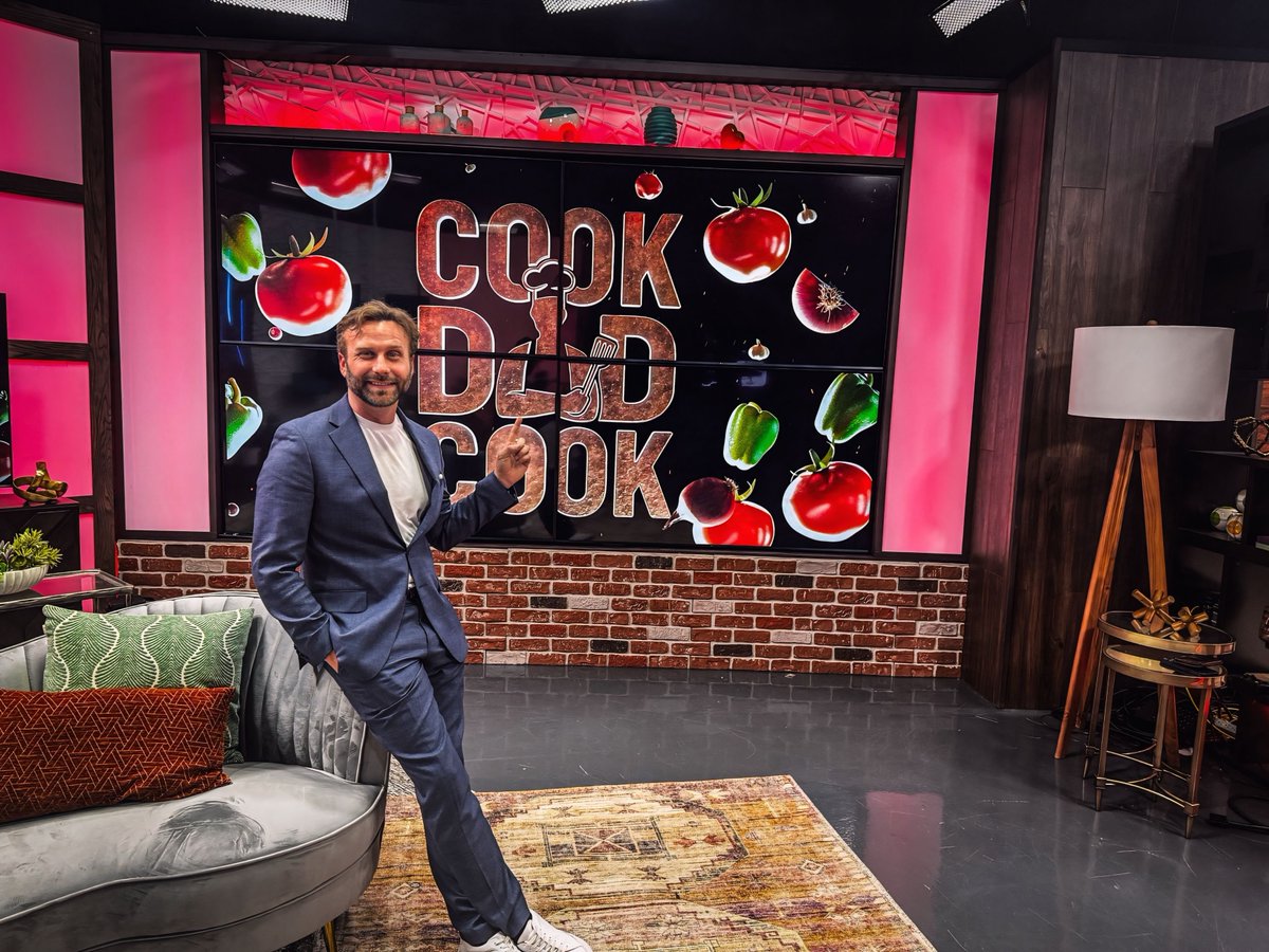 Just coming off a very long shift at the race shop, drove straight to the airport, slept on the plane, and landed in Texas to be a guest judge on the season finale of Cook Dad Cook on CW33 📺🔥 — alongside host Mahiri Takai, and guest judges Justin Great, and the one and only