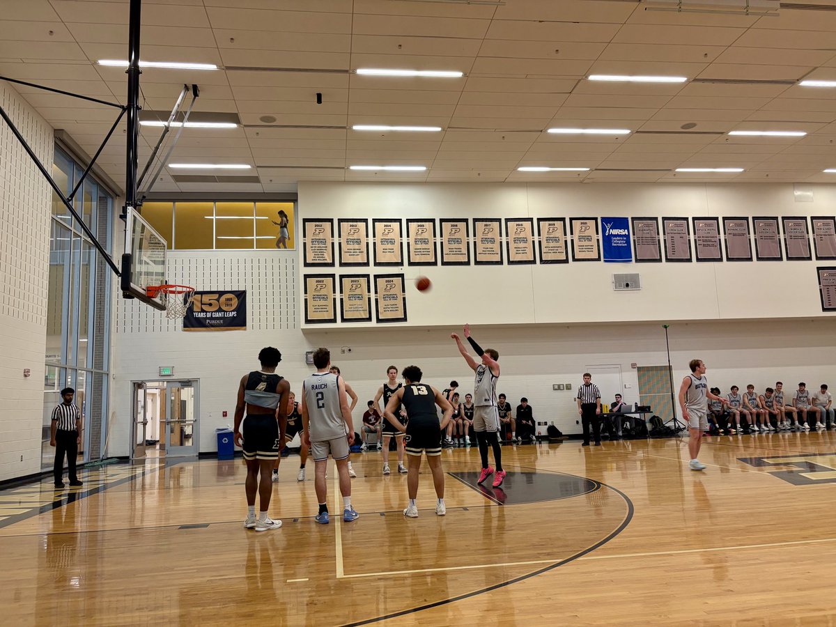 DrewMiller35's tweet photo. Fought hard against a top team in the country this weekend. We came up just short in the end, but we left it all on the floor and I’m proud of how we competed all day. Both of my box scores are below, I averaged 31PPG(57/55/93), 6.5APG, 10RBG and 2SPG. Grateful for it all🙏 https://t.co/QVOduYMjFu