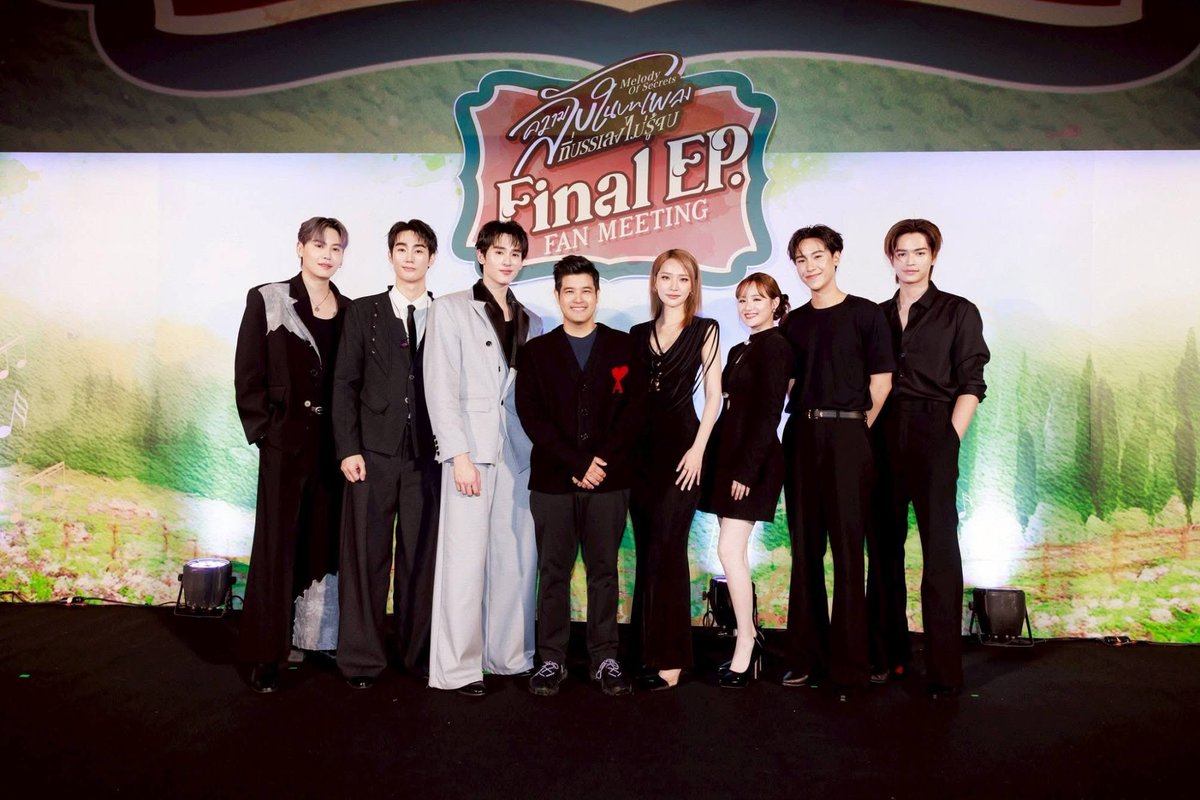 zoomdara_online's tweet photo. กรี๊ดโรงหนังแทบแตก!! #ฟอสบุ๊ค ควง “บุ๋น-แจน-พลอยภัช” เซอร์ไพรส์เกินลิมิต #จูเนียร์มาร์ค ร่วมระเบิดความฟินส่งท้ายซีรีส์ ในงาน “ความลับในบทเพลงที่บรรเลงไม่รู้จบ Final EP. FAN MEETING”
🔗 https://t.co/kq0iJRbaks
#MelodyOfSecretsFinalEP
#fforce_ #kasibook
#bb0un #JANHAE #ployphach https://t.co/X6DBqX0N8O