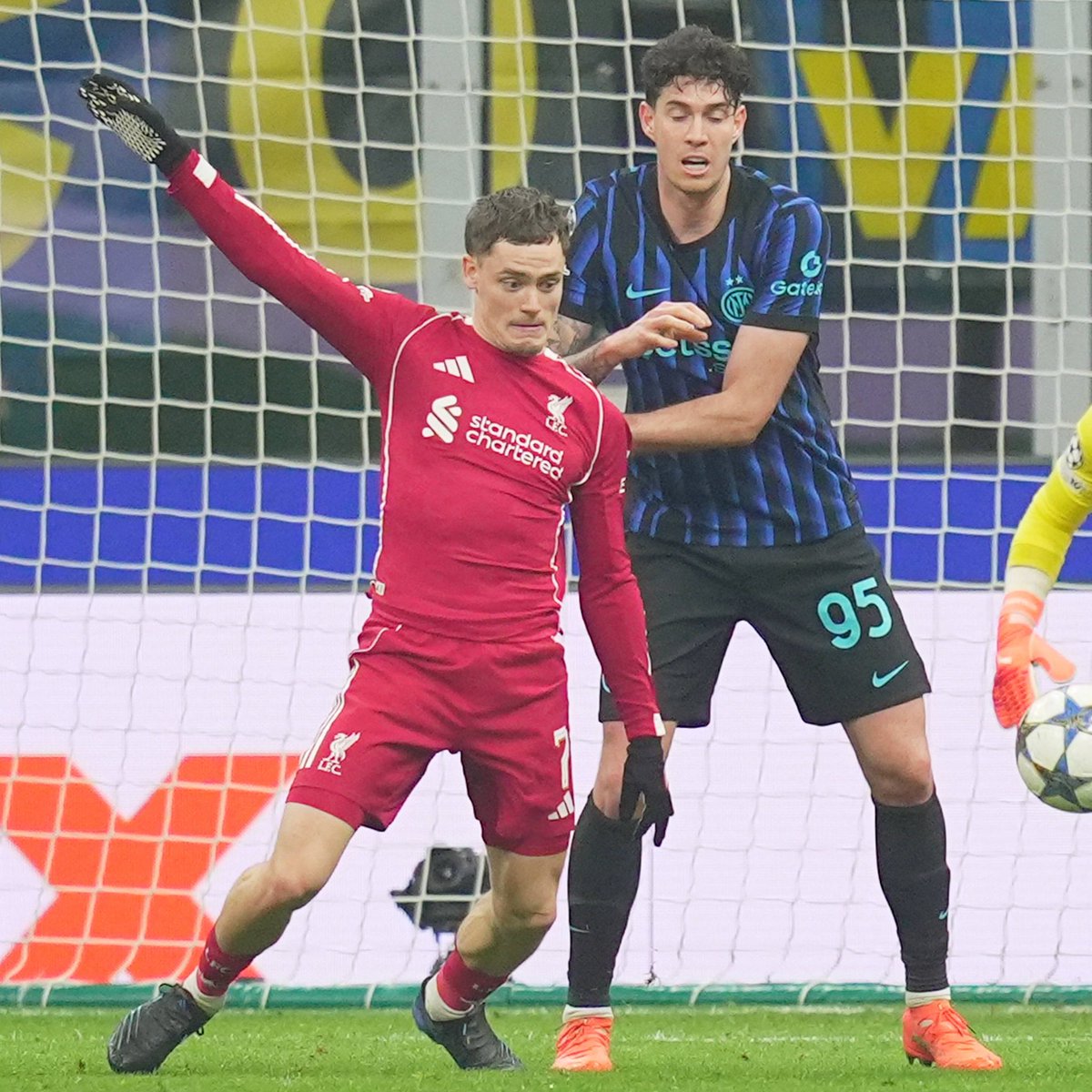 IFTVofficial's tweet photo. “Against Liverpool no one was outraged by (Florian Wirtz) throwing himself, in fact Chivu told me it was my fault for forcing the referee to make a decision.”

Alessandro Bastoni 👀 https://t.co/zKxcR9jJmS