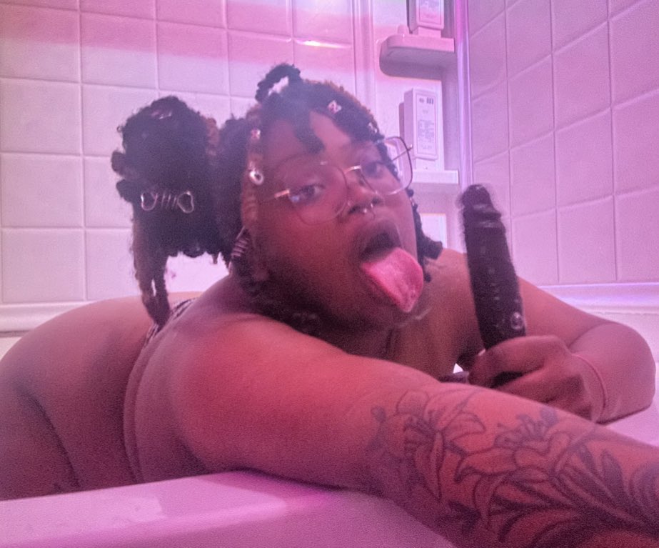 goodmorning! i require cum on my face plzzz :3