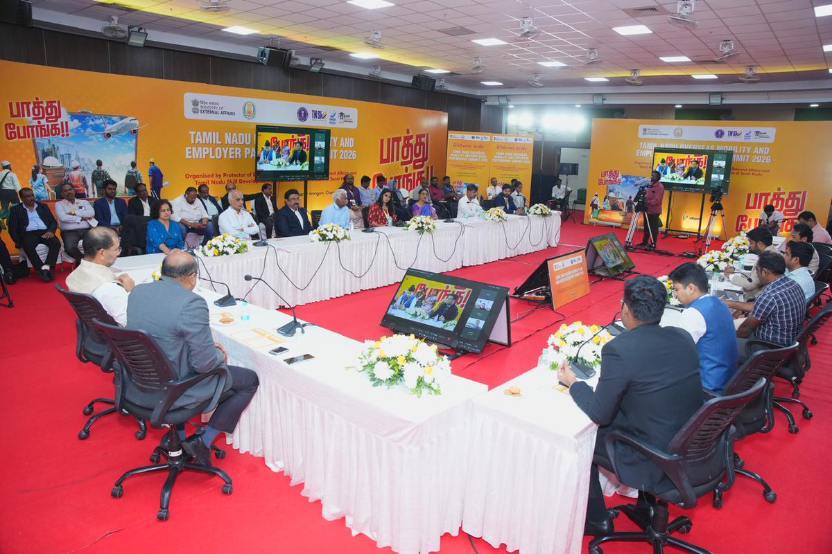 ProtectorGenGOI's tweet photo. The Malaysia Session examined labour demand trends. Malaysian side highlighted expectations across sectors such as manufacturing &amp; construction. Recruiting Agents shared practical deployment challenges and skilling needs in Tamil Nadu for improved quality recruitment.#paathuponga https://t.co/9474STW17x