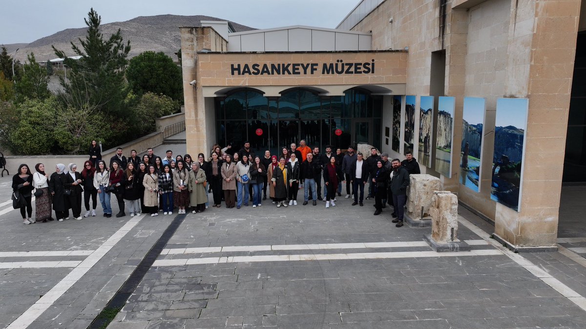 Tarihi ilçemiz Hasankeyf, ülkemizin değerli tur rehberlerini ağırladı.

Güneydoğu Anadolu Projesi Bölge Kalkınma İdaresi Başkanlığı (GAP İdaresi) iş birliğiyle yürütülen proje kapsamında; tur rehberlerimize Batman’a özgü sıra gecesi programı düzenlendi.

Kültürümüzün ezgileri ve