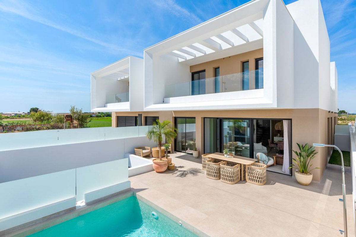 BroklaRealty's tweet photo. 🌿 ECO-ALERT: Limited Edition Townhouses in Dolores, Alicante.

🔹 3 Bed / 2.5 Bath | Private Pool 
🔹 Solar Panels Included ☀️ 
🔹 15 Mins to Guardamar Beaches 
🔹 From 389,000€

https://t.co/oSU0BCTdBO
#RealEstate #Spain  #Alicante https://t.co/WwUA430y6V