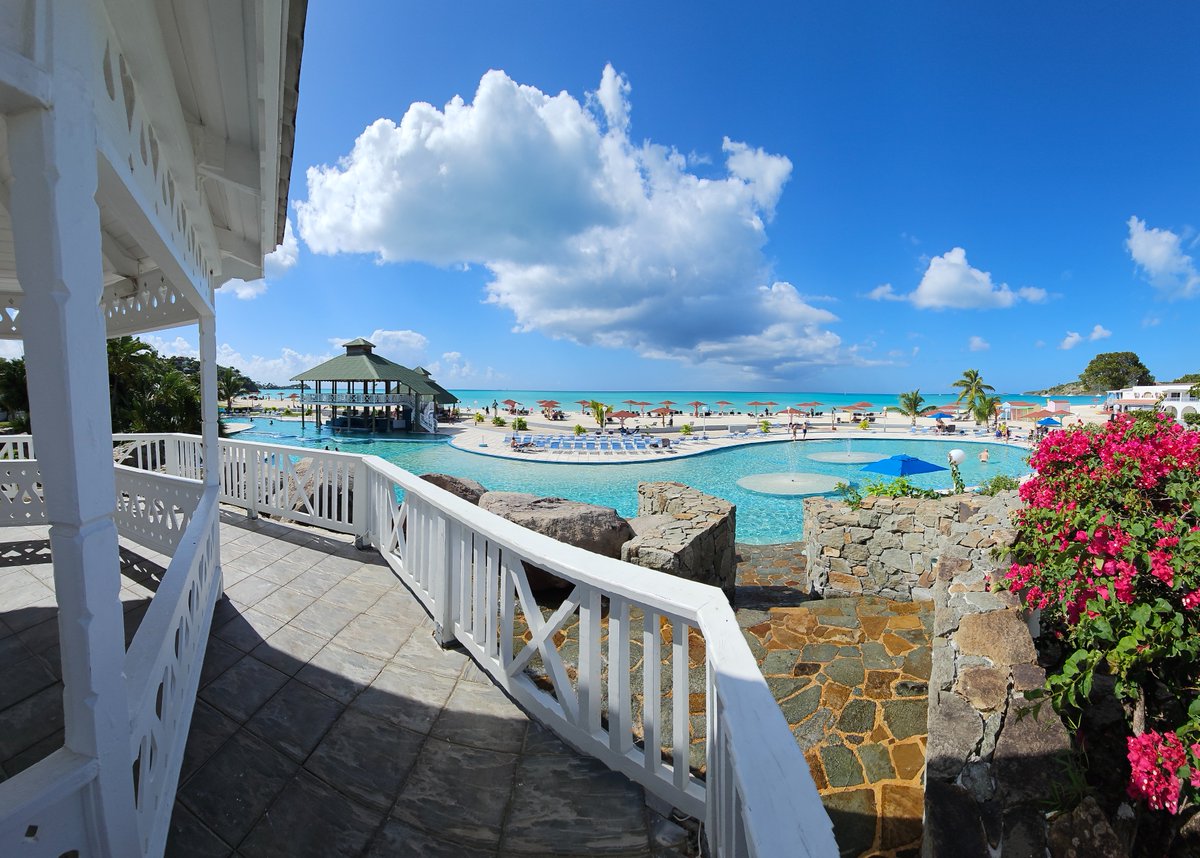 Jolly Beach Antigua tweet media