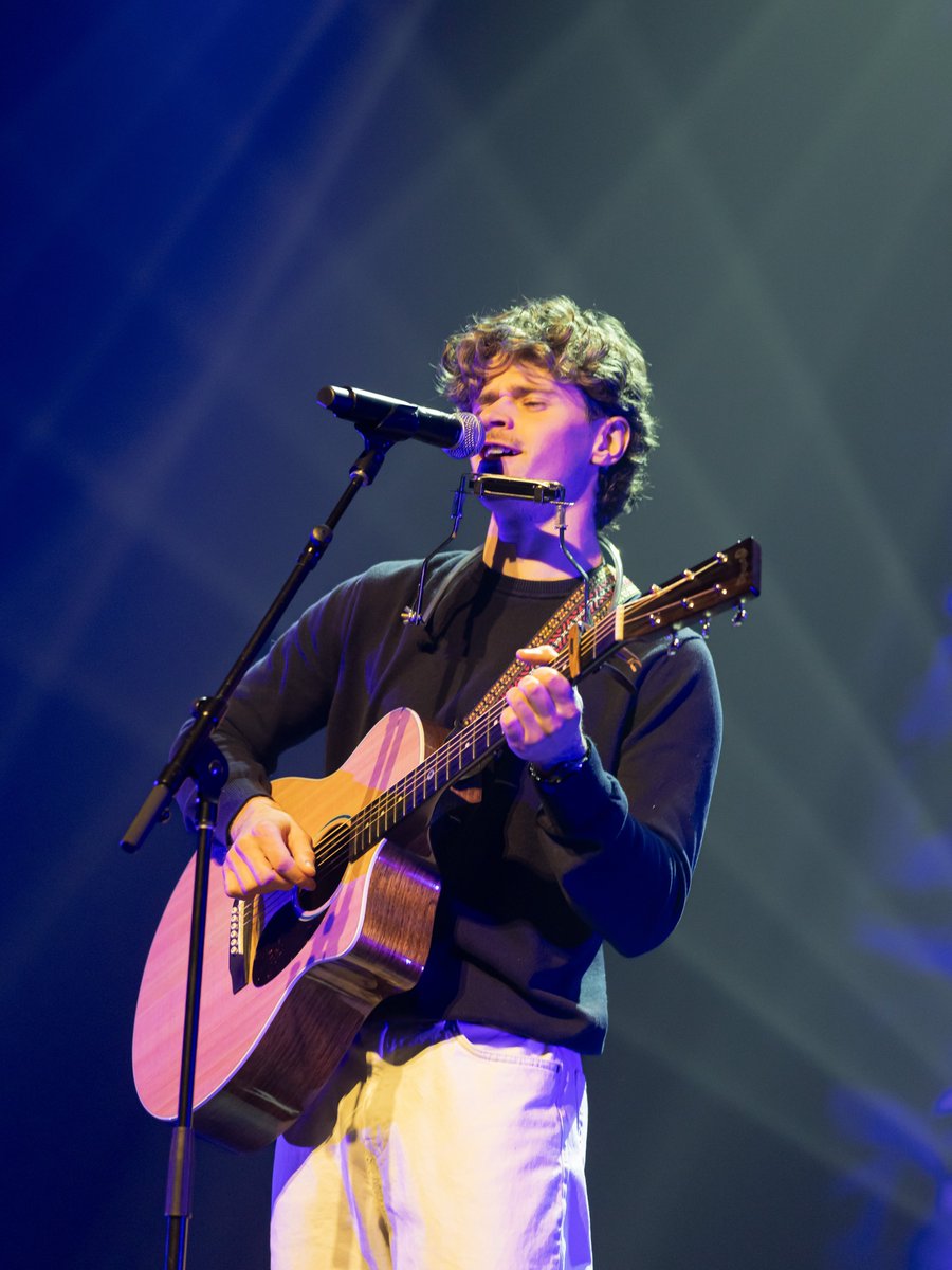 Ens_supQC's tweet photo. C’est dans une ambiance festive que s’est déroulée mercredi dernier, la finale locale de Cégeps en spectacle du Cégep de Trois-Rivières au Théâtre du Cégep. Colin De Grandpré remporte la finale locale du Cégep de Trois-Rivières.

https://t.co/YdvPkEnuxT https://t.co/bc49OaIzHT