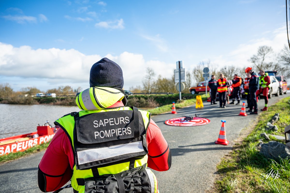 VIGILANCE ROUGE CRUES | Maine-et-Loire
À Chalonnes/Loire comme sur l'ensemble du département, les sapeurs-pompiers du #SDIS49 sont pleinement mobilisés pour votre sécurité et en appui des communes.
⚠️ La prudence est de mise : respectez strictement les consignes de la <a href="/Prefet49/">Préfet de Maine-et-Loire 🇫🇷🇪🇺</a>.