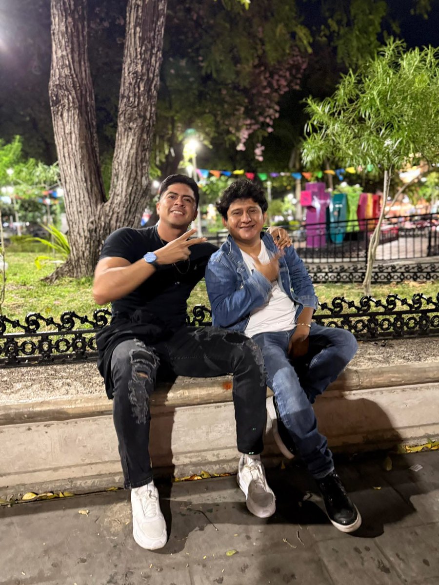 omniman2000's tweet photo. @AlbrttoBro Que saben de este vato si es mayate? Hace puro contenido de eso https://t.co/nRqT9XISPi