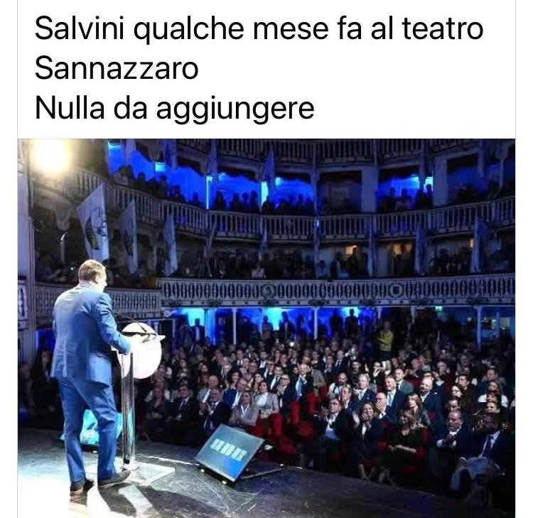 #TeatroSannazzaro 💙
#Napoli 
#salviniportasfiga