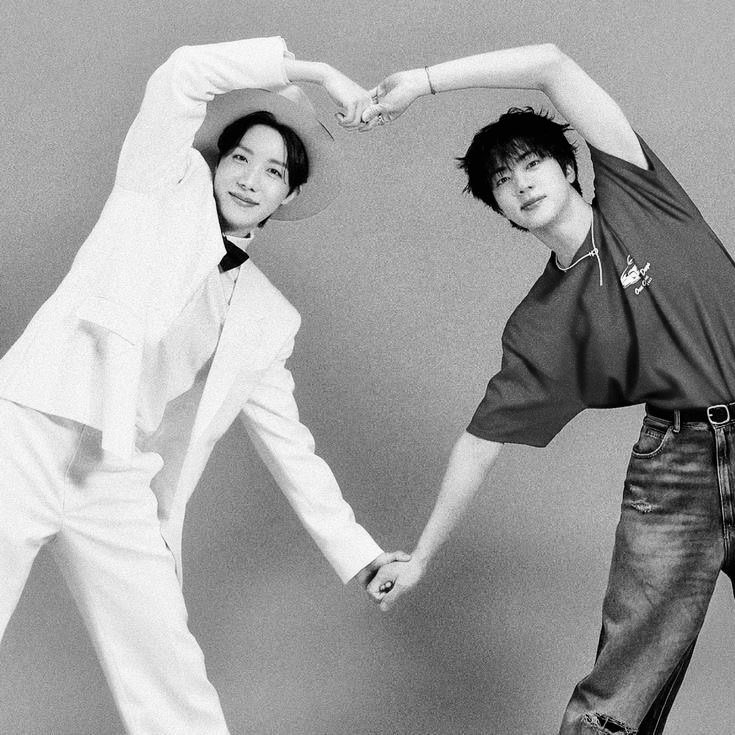 Happy birthday to Seokjin’s Hob 

#HAPPYJHOPEDAY