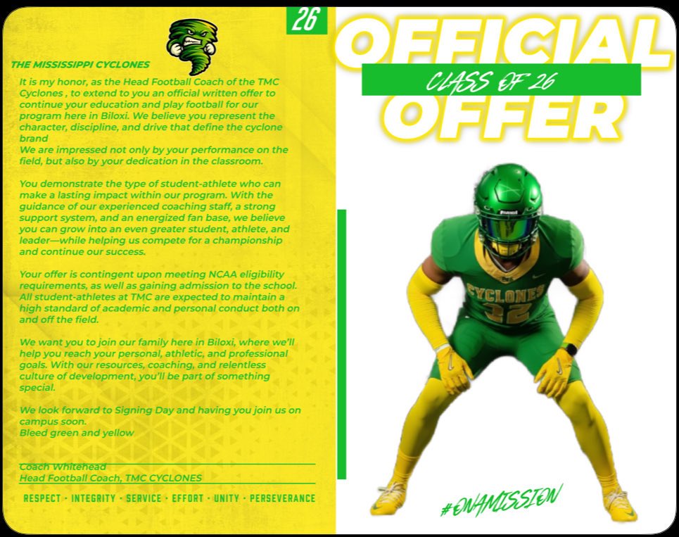 Kingstonb08's tweet photo. First official offer received ✅ Big thanks to my coaches, family and teammates couldn’t do it without you 🏈🙏 Truly grateful to God for blessing me with this opportunity and guiding me every step of the way. ✅ https://t.co/lQ9bOAHYbN