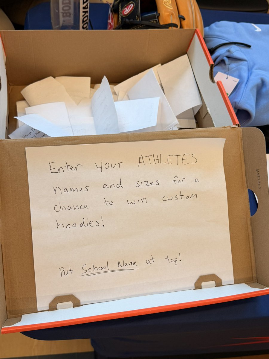 highschool912's tweet photo. Thanks to our partners at @BakersSports for their support. Good giveaways today!! https://t.co/HxSn5yCPXd
