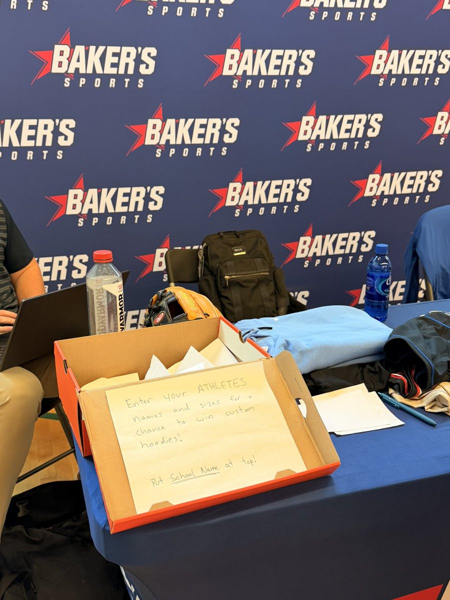 highschool912's tweet photo. Thanks to our partners at @BakersSports for their support. Good giveaways today!! https://t.co/HxSn5yCPXd