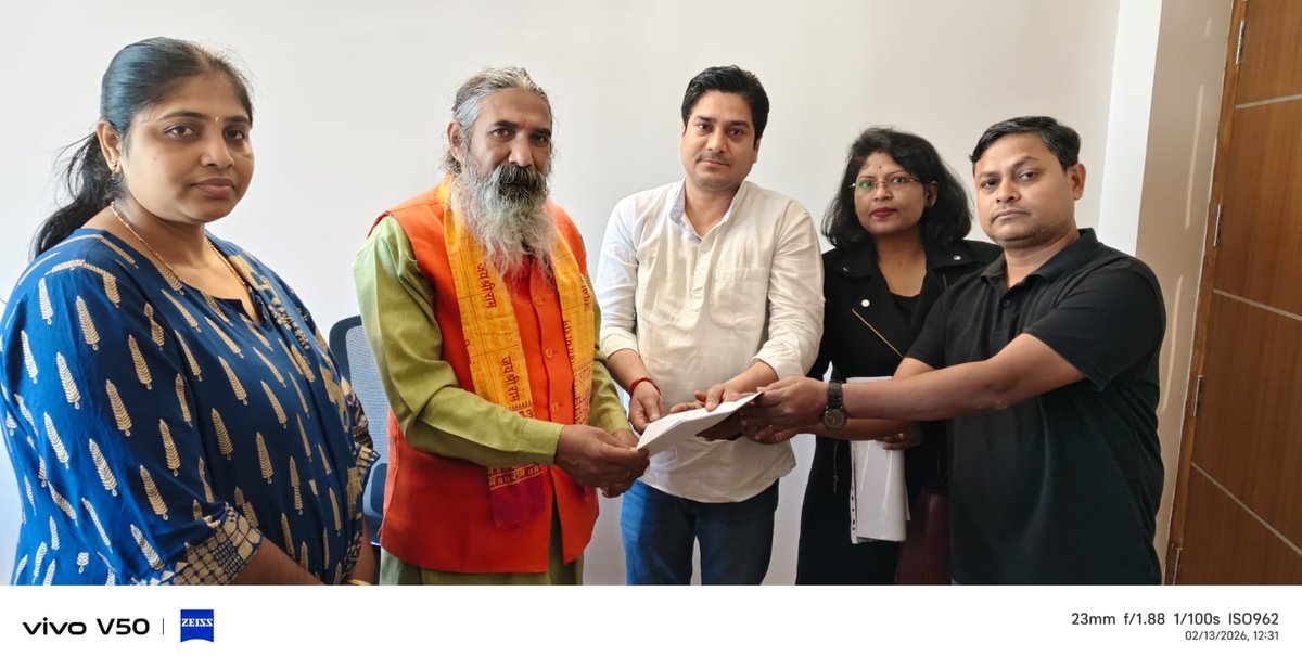 IdbiFor's tweet photo. Representatives of All India IDBI Bank Officers had a productive meeting with Shri @BhojrajNag, MP Lok Sabha @BJP4India from #Kanker, #Chhattisgarh. The honourable MP has assured to take up the crucial issue of IDBI privatization and raise it in Parliament. https://t.co/Rh1tvQTi0g