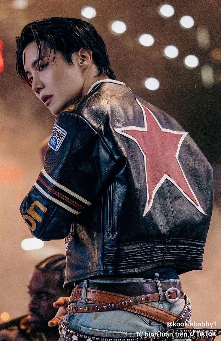 Binguen2's tweet photo. Hopi happy birthday. Hope all the best things will come to you. Love you💜💜💜 #happybirthdayjhope #jhopeBTS #jhopebirthday #jhopeDay2026 https://t.co/UFuOlwS7pA