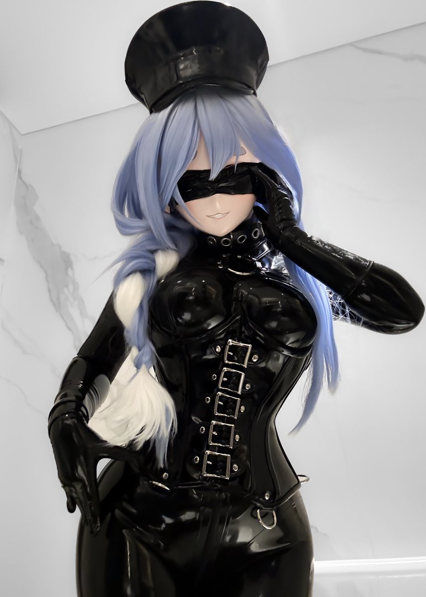 ThedevilX000's tweet photo. hehehe…………#latex #dom https://t.co/UEhkyQ4Rtk