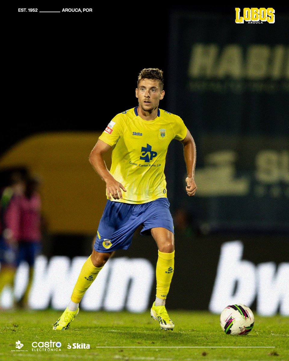 OficialFCArouca's tweet photo. Jose Fontán chegou aos 50 jogos oficiais com a camisola do FC Arouca:

"Alcançar esta marca representa um momento muito especial na minha carreira. É um sinal de confiança e de compromisso, e sinto-me profundamente agradecido por poder vestir esta camisola e defender estas cores" https://t.co/jkHkoJnWep