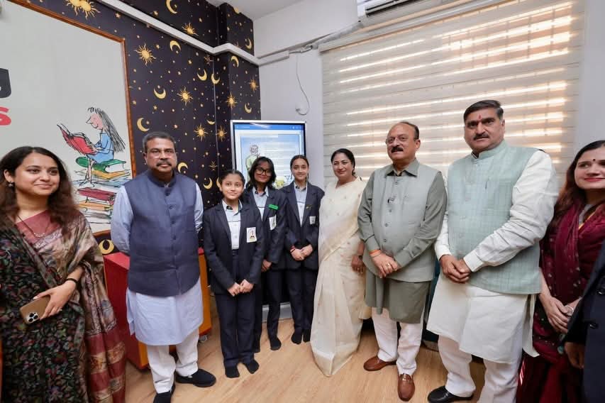 Dir_Education's tweet photo. Thrilled to mark the inauguration of the 75 #CMShriSchools! 
 
These are a beacon of hope, empowering generations with quality education &amp; boundless opportunities! 

We are committed to ensure these model institutions deliver future-ready learning for every child in Delhi! https://t.co/VoFludZwup