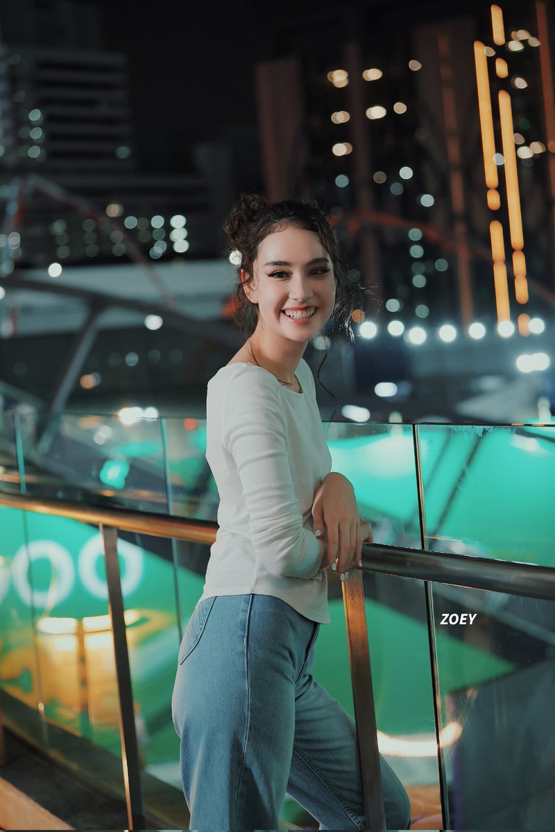 J , you deserve all the love in the world today and every day. Thank you for being our happiness. I hope you feel how deeply you are loved.

HAPPY ANGELINA DAY
#HappyShining20THWithJayna