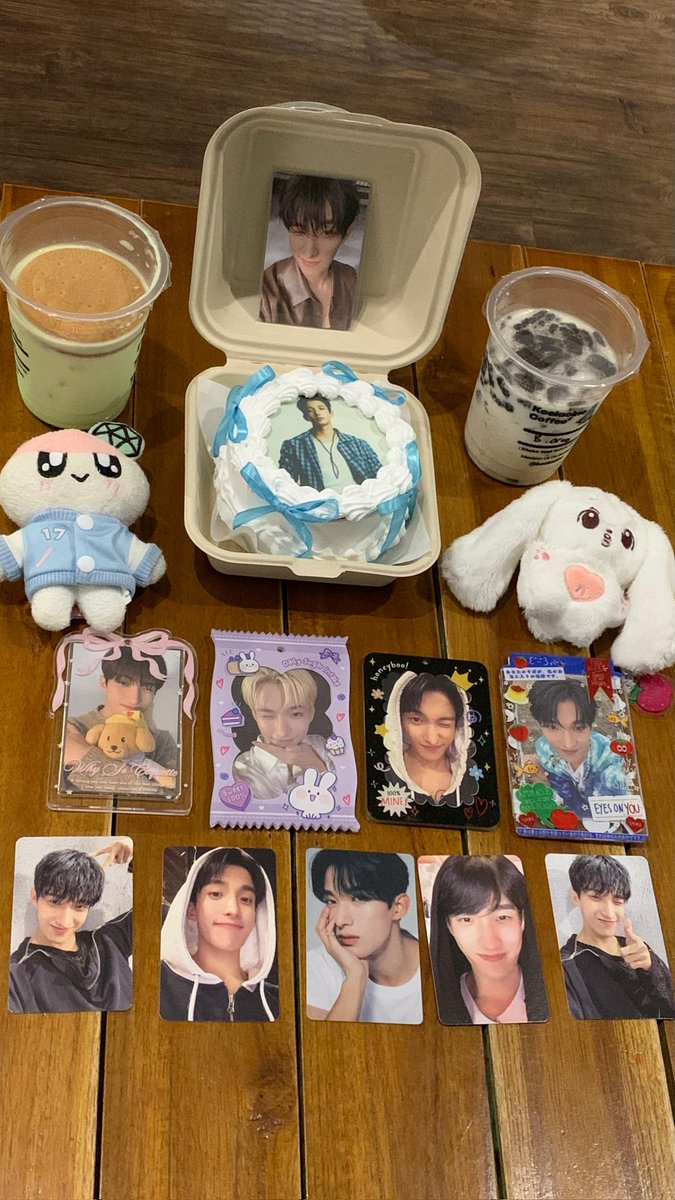 strawberimanies's tweet photo. mini dk birthday party💫 @dkyeomg @dk_is_dins https://t.co/riibxKuHLW