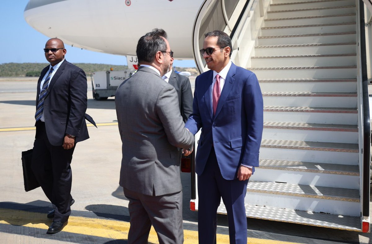 yvangil's tweet photo. En nombre del Gobierno Bolivariano y del pueblo de Venezuela, hemos tenido el honor de dar una cálida bienvenida al Primer Ministro de Qatar, Mohammed Bin Abdulrahman Al Thani, quien se encuentra en una visita oficial a nuestro país con el propósito de fortalecer las relaciones bilaterales.