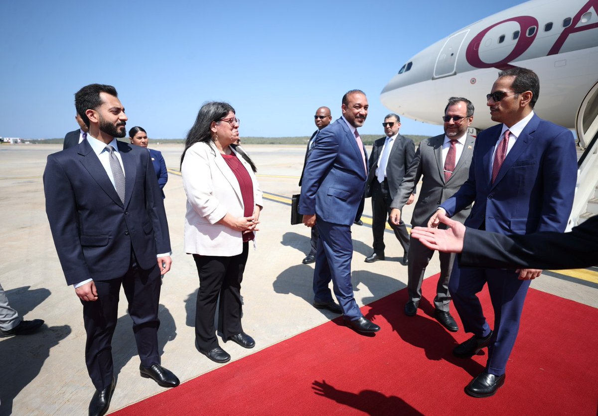 yvangil's tweet photo. En nombre del Gobierno Bolivariano y del pueblo de Venezuela, hemos tenido el honor de dar una cálida bienvenida al Primer Ministro de Qatar, Mohammed Bin Abdulrahman Al Thani, quien se encuentra en una visita oficial a nuestro país con el propósito de fortalecer las relaciones bilaterales.