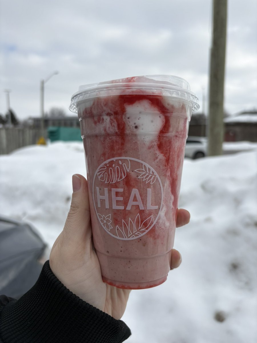 AshSmart's tweet image. Perfect way to start the day!! 

Went with Vanilla Date &amp;amp; Strawberry Cloud 

So yummy 😋 

#Smoothie #TreatYoSelf #Heal #HealWellness #Yum