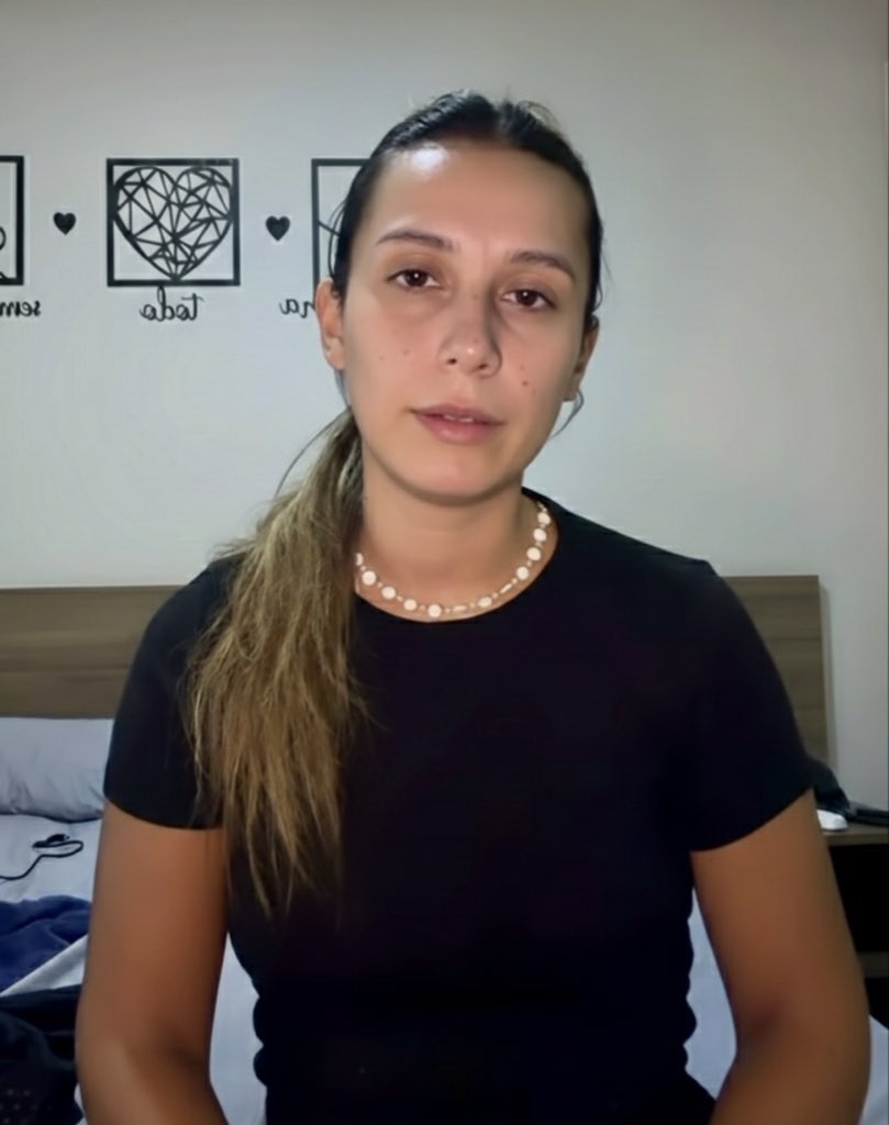 BowTiedPassport's tweet image. - Be Agostina Páez 🇦🇷

- Spend years studying international law

- Become a lawyer in Argentina

- Travel to Brazil on vacation

- Ignore local laws &amp;amp; get arrested for racism

- Passport seized &amp;amp; given ankle monitor

- Cry on internet because you face 5 years in a Brazilian jail