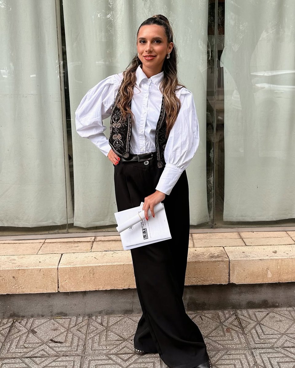 BowTiedPassport's tweet image. - Be Agostina Páez 🇦🇷

- Spend years studying international law

- Become a lawyer in Argentina

- Travel to Brazil on vacation

- Ignore local laws &amp;amp; get arrested for racism

- Passport seized &amp;amp; given ankle monitor

- Cry on internet because you face 5 years in a Brazilian jail