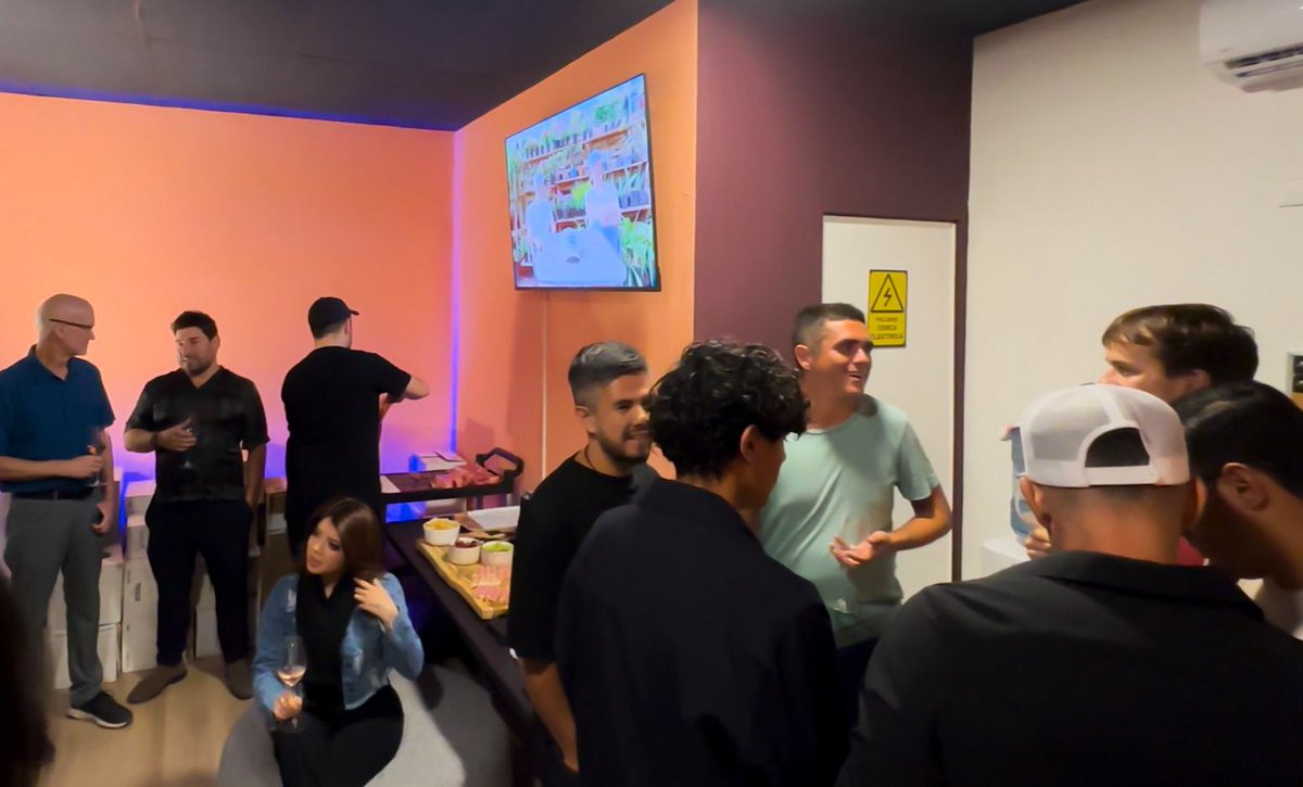 Build In El Salvador tweet media