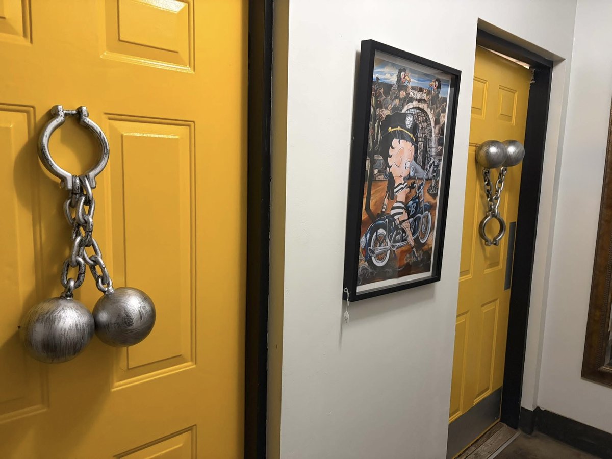 Littlewisehen tweet media